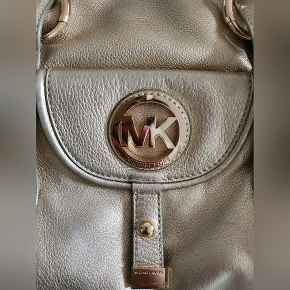 Free for any  purchase of 55$ +💗 Michael Kors Metallic Gold Fulton Bag - Picture 7 of 13